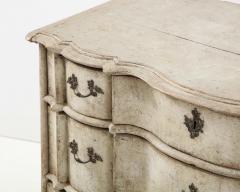 Swedish Serpentine Commode - 1582987