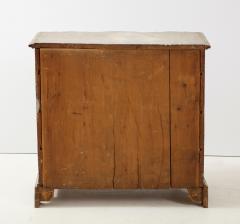 Swedish Serpentine Commode - 1582989