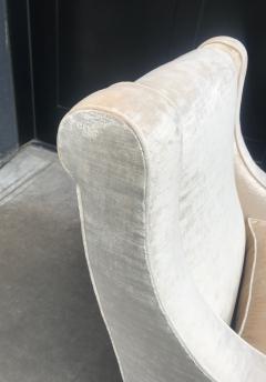 T H Robsjohn Gibbings Pair of Lounge Chairs Style of Robsjohn Gibbings - 462432