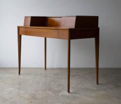 T H Robsjohn Gibbings T H Robsjohn Gibbings Desk for Widdicomb in Mahogany with Sabre Legs 1950s - 1910051