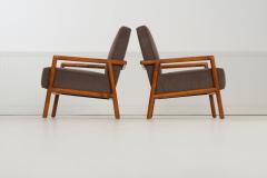 T H Robsjohn Gibbings T H Robsjohn Gibbings for Widdicomb Pair of Model 1601 Lounge Chairs 1955 - 4557103