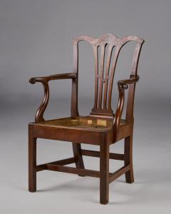 THE SNOWDEN FAMILY ARMCHAIR - 2619400