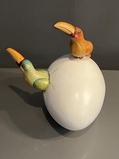 TOUCANS HATCHING OUT OF EGG SCULPTURE BY HECTOR GONZALEZ - 2654629