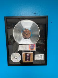 TUPAC SHAKUR RIAA CERTIFIED SALES AWARD FOR MAKAVELI ALBUM SALES - 1931715