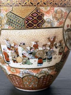 Taizan Yohei Fine and Rare Miniature Satsuma Vase by Taizan Yohei - 2813790