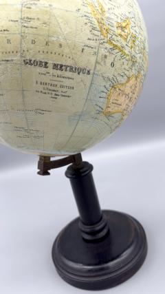 Terrestrial globe on foot Editions E Bertaux G Thomas successeur circa 1900 - 4216464