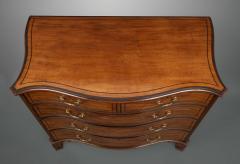 Thomas Chippendale A George III Serpentine Fronted Chest of Drawers in the Manner of Chippendale - 879621