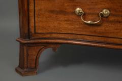 Thomas Chippendale A George III Serpentine Fronted Chest of Drawers in the Manner of Chippendale - 879623