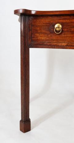 Thomas Chippendale English Chippendale Single Drawer Serpentine Mahogany Side Table circa 1760 - 4791090