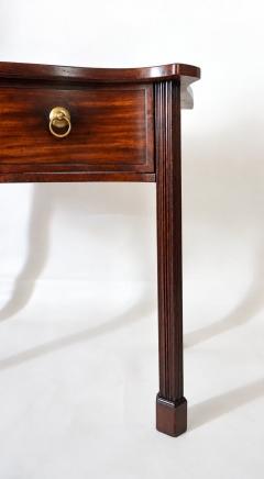 Thomas Chippendale English Chippendale Single Drawer Serpentine Mahogany Side Table circa 1760 - 4791091