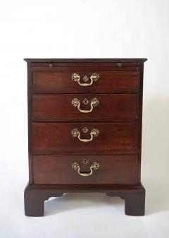 Thomas Chippendale English Georgian Mahogany Pedestal Form Bachelors Chest circa 1760 - 3886556