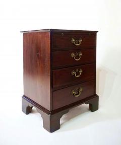 Thomas Chippendale English Georgian Mahogany Pedestal Form Bachelors Chest circa 1760 - 3886560