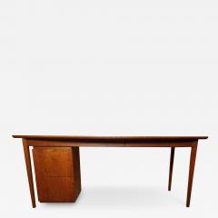 Thomas Moser Bowed Front Solid Cherry Desk With Suspended Drawers Maine Studio 1980s - 2360809