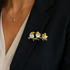 Three Love Bird Baroque Pearl Gold Brooch - 4632422