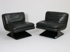 Tobia Scarpa Set of three Space Age leather lounge chairs on acrylic base Italy c1970 - 3637776