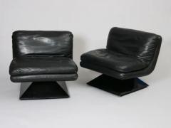 Tobia Scarpa Set of three Space Age leather lounge chairs on acrylic base Italy c1970 - 3637777