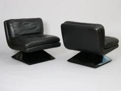 Tobia Scarpa Set of three Space Age leather lounge chairs on acrylic base Italy c1970 - 3637779