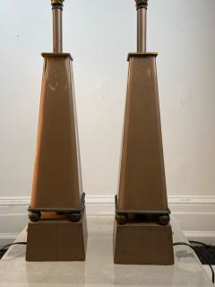 Tommi Parzinger 1940S PAIR OF GLASS AND BRASS OBELISK LAMPS - 1208943