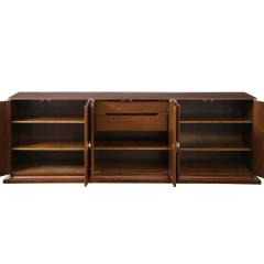 Tommi Parzinger Tommi Parzinger 6 Door Credenza in Walnut With Iconic Brass Hardware 1960s - 2456211