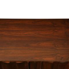 Tommi Parzinger Tommi Parzinger 6 Door Credenza in Walnut With Iconic Brass Hardware 1960s - 2456217
