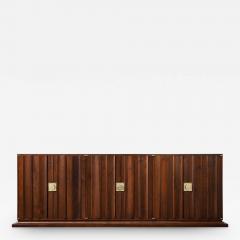 Tommi Parzinger Tommi Parzinger 6 Door Credenza in Walnut With Iconic Brass Hardware 1960s - 2459785