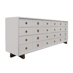 Tommi Parzinger Tommi Parzinger Chest of Drawers in White Lacquer with Brass Pulls 1950s Signed - 3937713