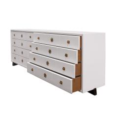 Tommi Parzinger Tommi Parzinger Chest of Drawers in White Lacquer with Brass Pulls 1950s Signed - 3937715