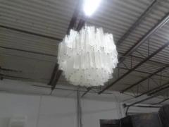 Toni Zuccheri Pair of Large Mid Century Modern Italian Murano Chandeliers Attributed to Venini - 3649440