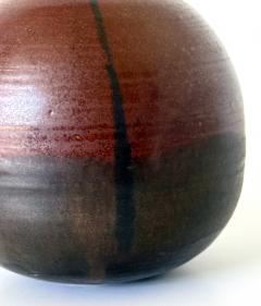 Toshiko Takaezu Ceramic Closed Form Moon Pot by Toshiko Takaezu - 4587282