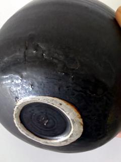 Toshiko Takaezu Ceramic Closed Form Moon Pot by Toshiko Takaezu - 4587287
