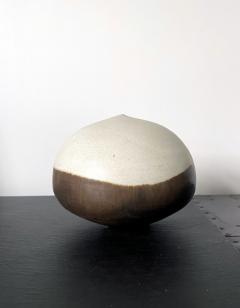 Toshiko Takaezu Ceramic Closed Form Vessel with Rattle by Toshiko Takaezu - 2520742