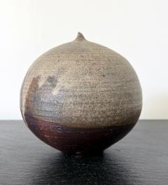 Toshiko Takaezu Ceramic Moon Pot with Rattle by Toshiko Takaezu - 4586767