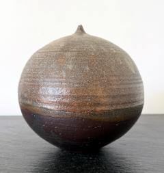 Toshiko Takaezu Ceramic Moon Pot with Rattle by Toshiko Takaezu - 4586769