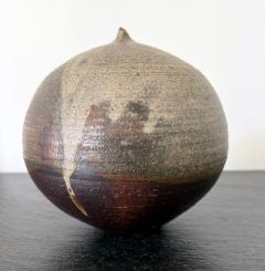 Toshiko Takaezu Ceramic Moon Pot with Rattle by Toshiko Takaezu - 4586771