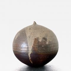 Toshiko Takaezu Ceramic Moon Pot with Rattle by Toshiko Takaezu - 4588462