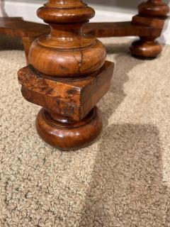 Turned Walnut Center Table Late 17th Century - 2550040