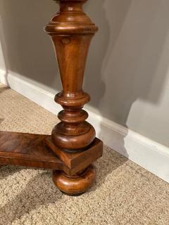 Turned Walnut Center Table Late 17th Century - 2550041