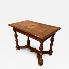 Turned Walnut Center Table Late 17th Century - 2552894