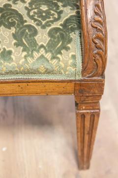 Tuscan 18th Century Walnut Sofa from Villa Fioravanti with Carved Lyre Motifs - 3680458