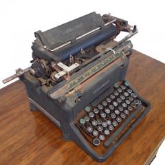 Underwood Vintage Manual Typewriter - 2436708