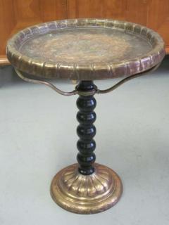 Unique Italian Modern Neoclassical Hammered Brass Copper Side End Table 1930 - 1861286