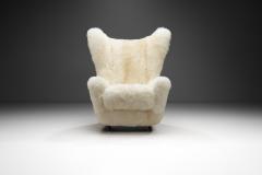 Upholstered Armchair in Off White Longhair Europe 20th century - 3799904