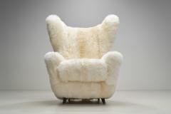 Upholstered Armchair in Off White Longhair Europe 20th century - 3799905