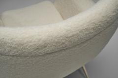 Upholstered Lounge Chair with Brass Legs Europe 20th Century - 4515949