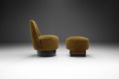 Upholstered Lounge Chair with Ottoman Europe 20th Century - 3931998