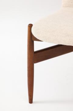 Upholstered Side Chair on wooden frame - 3119669