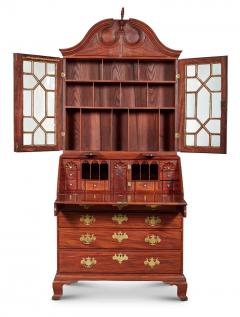 VERY FINE AND RARE CHIPPENDALE CARVED AND FIGURED MAHOGANY DESK AND BOOKCASE - 2708553