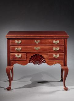 VERY RARE AND IMPORTANT QUEEN ANNE LOWBOY - 957634