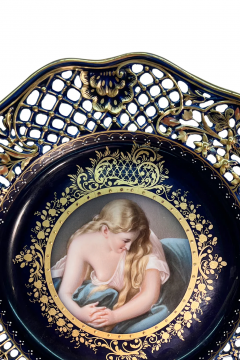 VIENNA STYLE RETICULATED PORCELAIN PLATE DEPICTING MARY MAGDALENE - 3827385