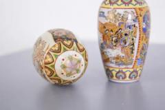 Vase and Egg in Chinese Porcelain - 3642317